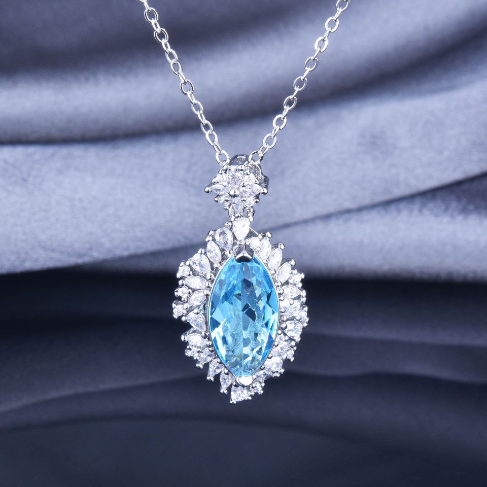 Luxurious and stylish colored gemstone pendant, imitating high-carbon sea blue horse's eye full diamond group setting necklace Application Scenario