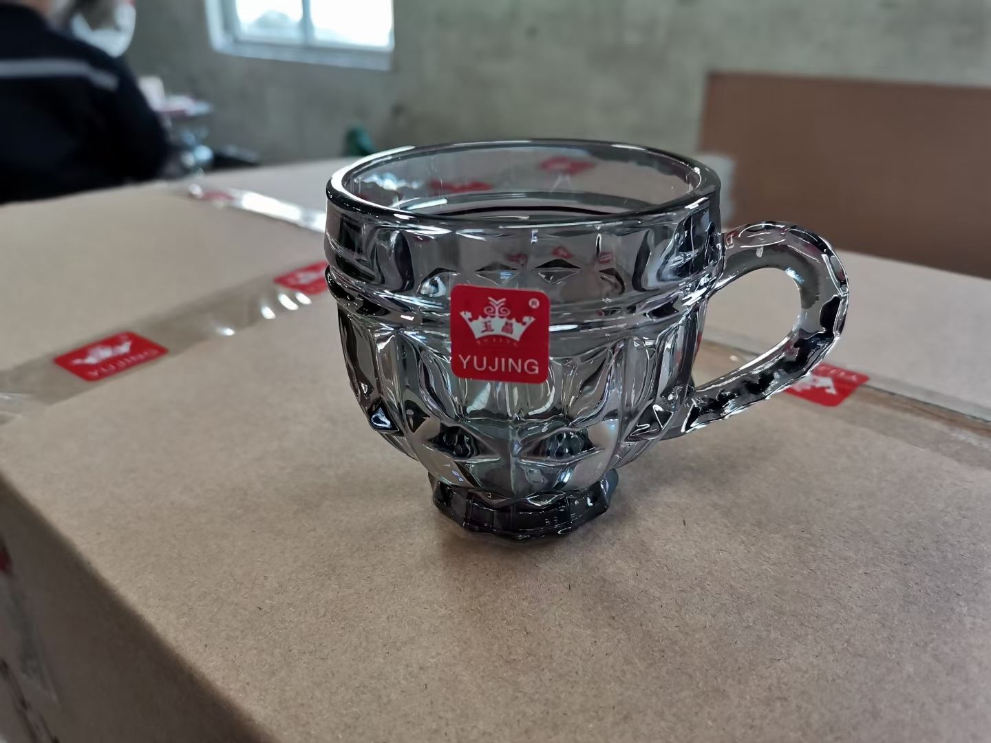 YJSK-3103-3BD 玉晶电镀烟灰水杯手柄杯
