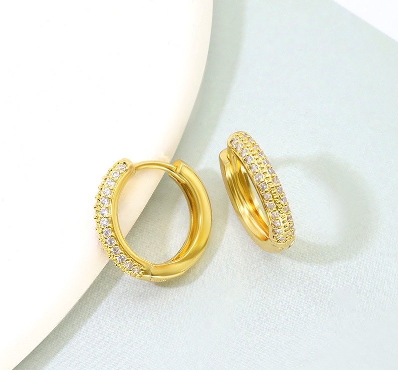 Cross-border jewelry, noble ins style, gold-plated jewelry, diamond-encrusted ear buckles, circle earrings, and elegant zircon earrings details Picture