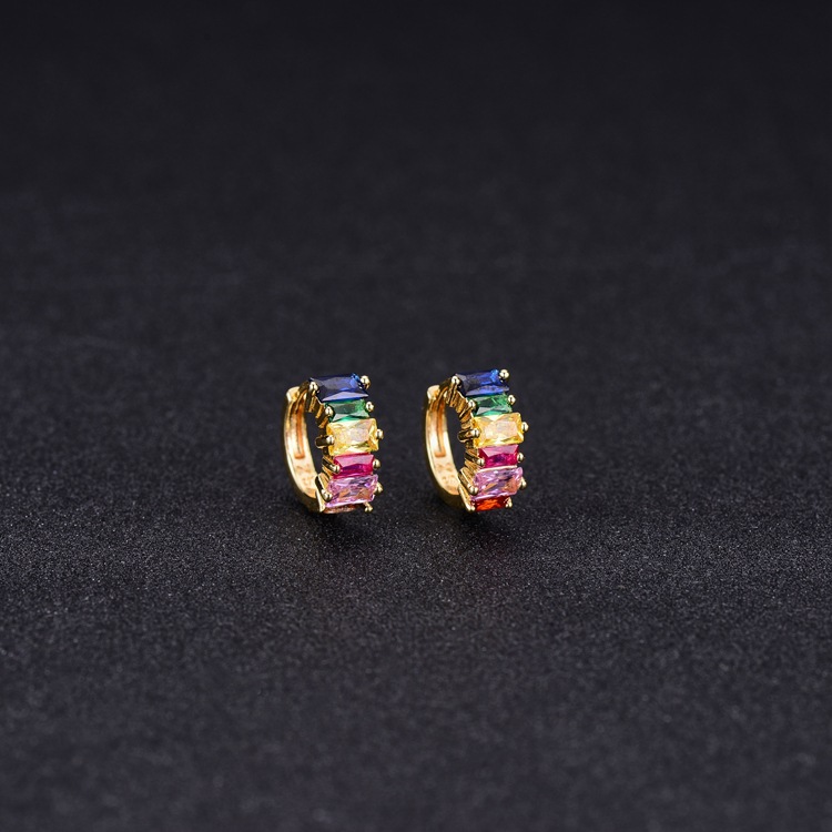 Europa y américa personalidad simple micro inserto zirconita de color 14K mantener el color oro orejeras hebillas transfronterizas moda orejeras accesorios venta al por mayor detail image 6