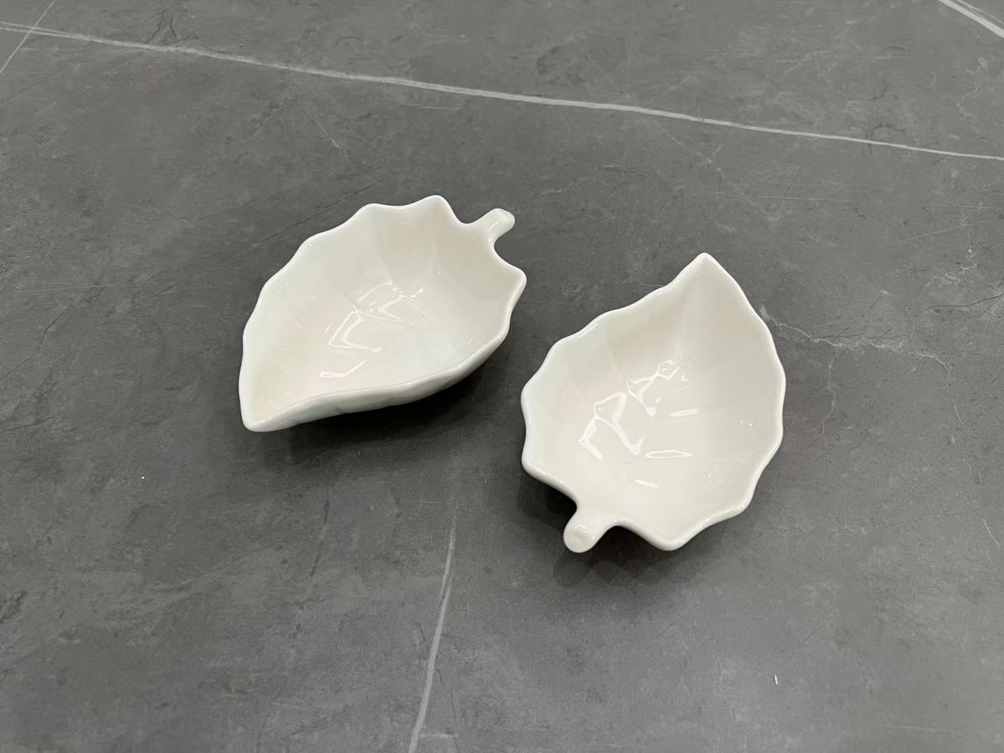 方圆陶瓷橡木底托配陶瓷小食碟调味小盘网红西餐小餐具FU6555KHB详情图9