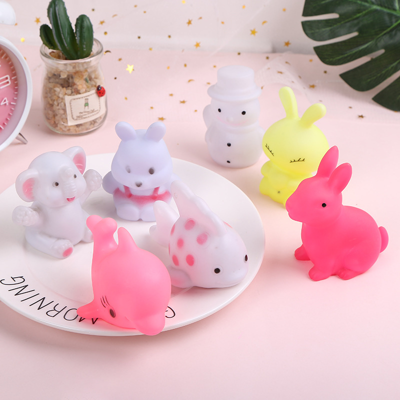 儿童发光玩具卡通动物搪胶发光玩具LED七彩灯夜市地摊套圈爆款工厂批发详情图4