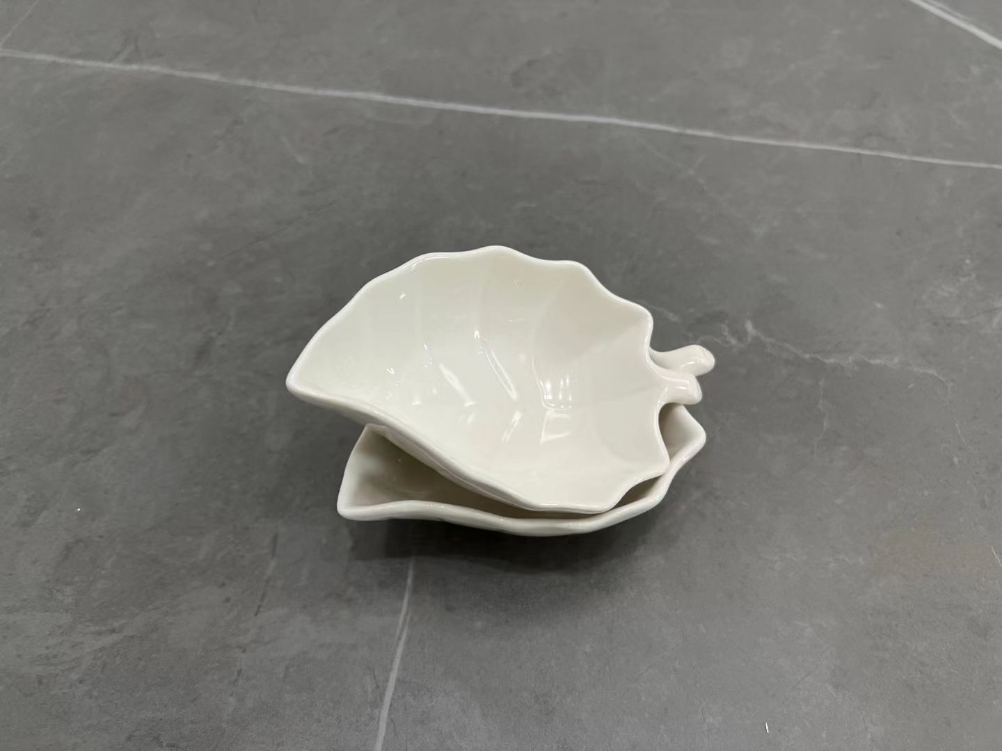 方圆陶瓷橡木底托配陶瓷小食碟调味小盘网红西餐小餐具FU6555KHB详情图8