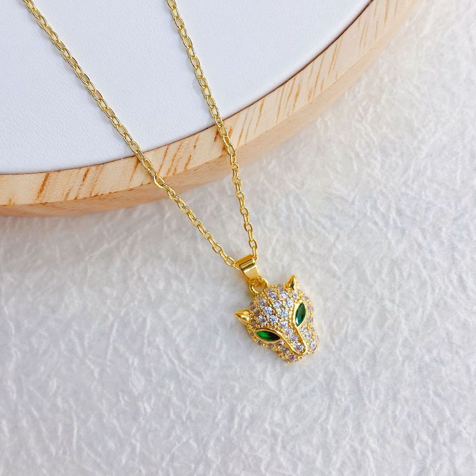 2022 New hip-hop copper plated with real gold and slightly inlaid zircon exquisite leopard head pendant necklace collarbone from a European and American trendy brand