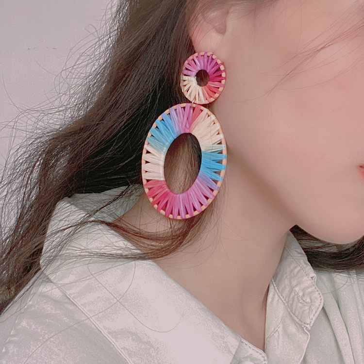 European and American ins rainbow-colored double-loop large earrings, candy-colored exaggerated woven earrings, cross-border wholesale, high-quality stud earrings Specification image