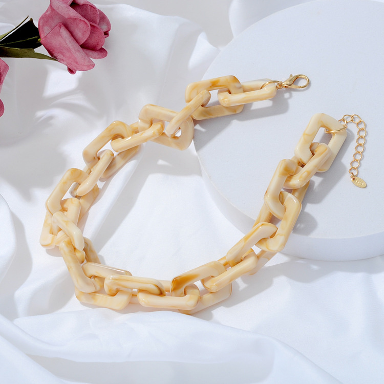 Cross-border e-commerce exclusive supply of European and American retro exaggerated thick imitation pearl metal jewelry, best-selling Amazon necklaces