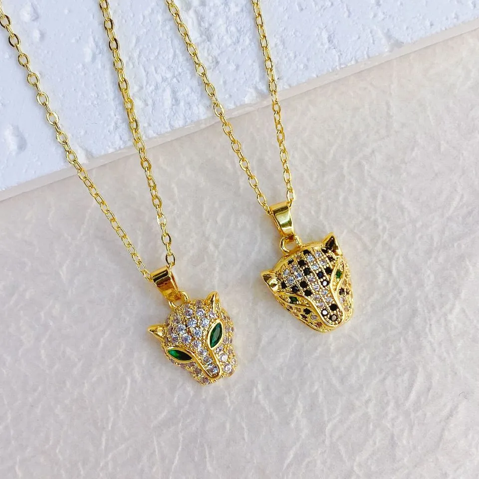 2022 New hip-hop copper plated with real gold and slightly inlaid zircon exquisite leopard head pendant necklace collarbone from a European and American trendy brand detail image 3