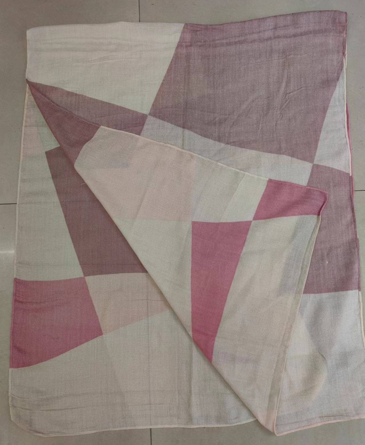 Korean-style double-sided shawl and scarf are luxurious, warm, fashionable and versatile detail image 2