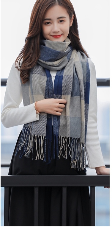 Checkered series long scarves Application Scenario