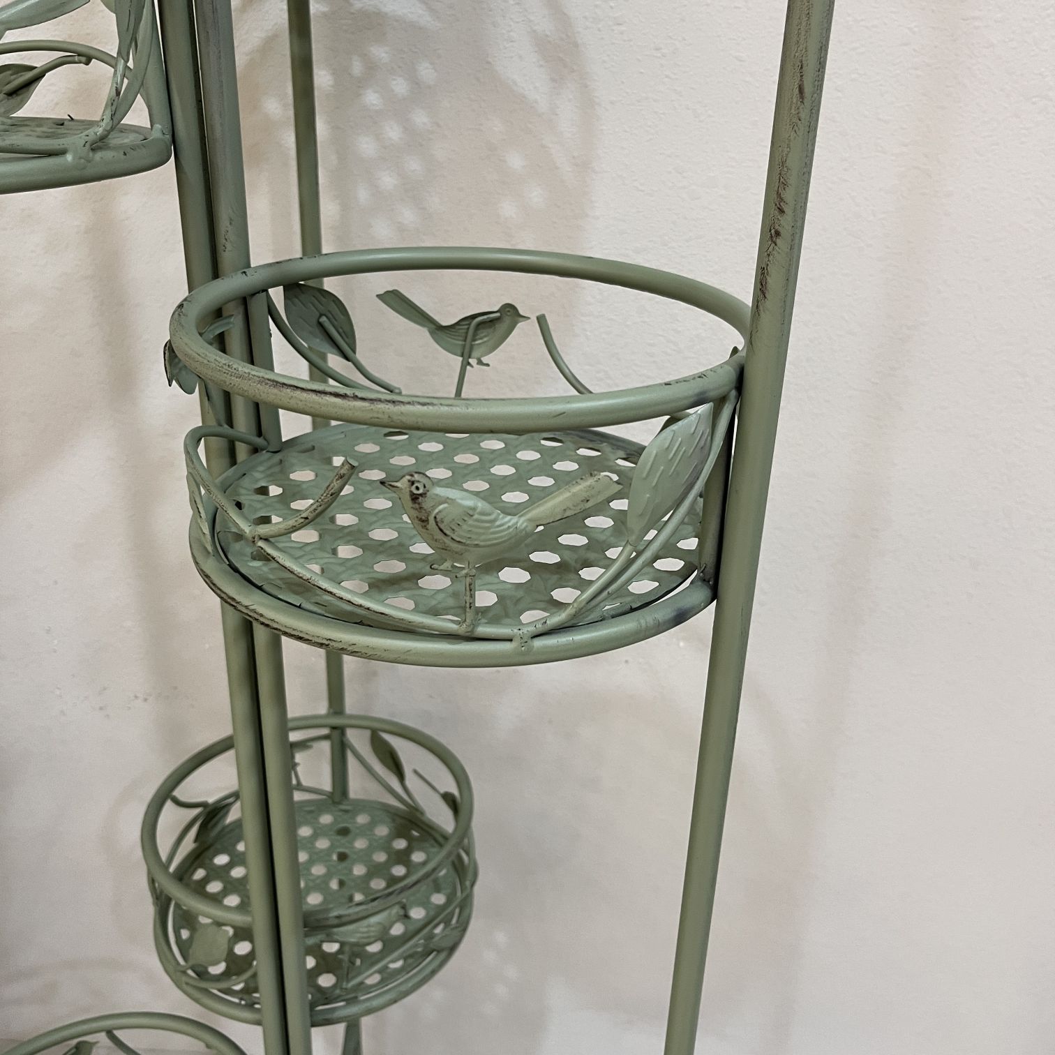 Six flower stands, balcony steps, flower pot stands, pothos, spider plants, courtyard garden, living room, flower shop, indoor and outdoor floor-standing potted plants Application Scenario