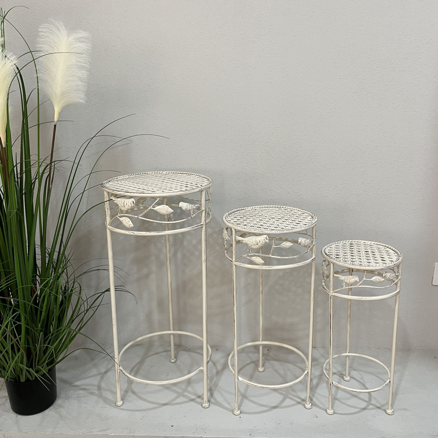 Outdoor popular flower racks, courtyard ironwork, balconies, floor-standing garden arrangements, indoor flower POTS, circular racks, decorative racks, flower pot support racks, and craft green plants