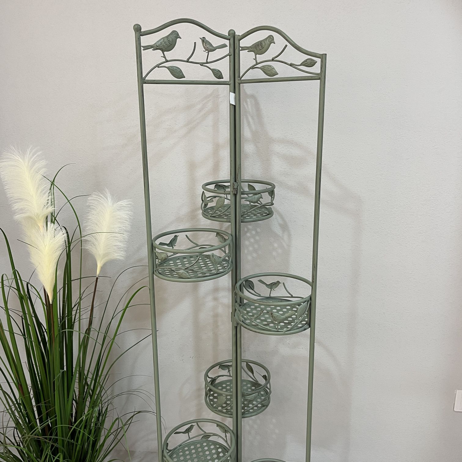 Six flower stands, balcony steps, flower pot stands, pothos, spider plants, courtyard garden, living room, flower shop, indoor and outdoor floor-standing potted plants details Picture