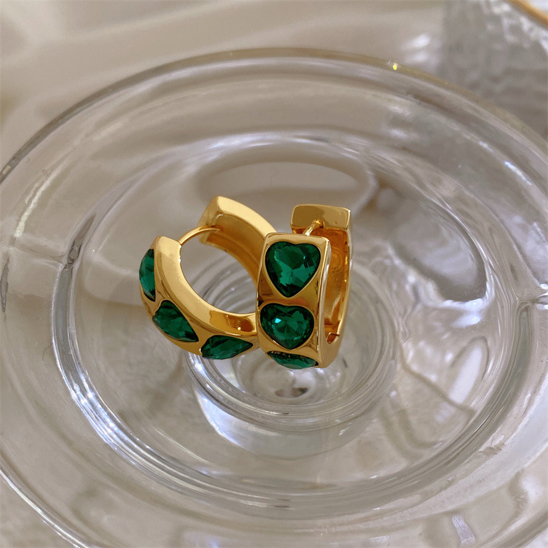 European and American niche high-end copper-plated real gold heart-shaped emerald ring earrings, cold and elegant style ear buckles for women details Picture