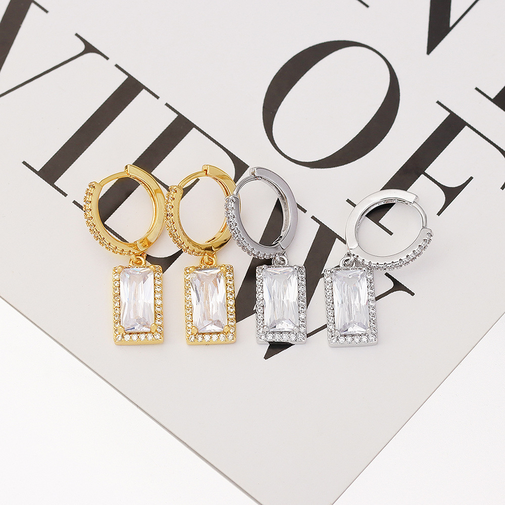 2022 New women's light luxury, niche, high-end, fashionable, niche design, small square retro ear ring earrings Item Picture