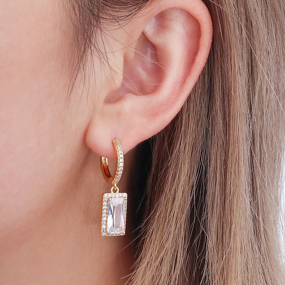 2022 New women's light luxury, niche, high-end, fashionable, niche design, small square retro ear ring earrings detail image 7