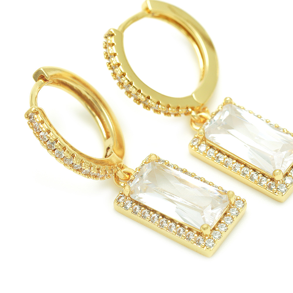 2022 New women's light luxury, niche, high-end, fashionable, niche design, small square retro ear ring earrings detail image 6