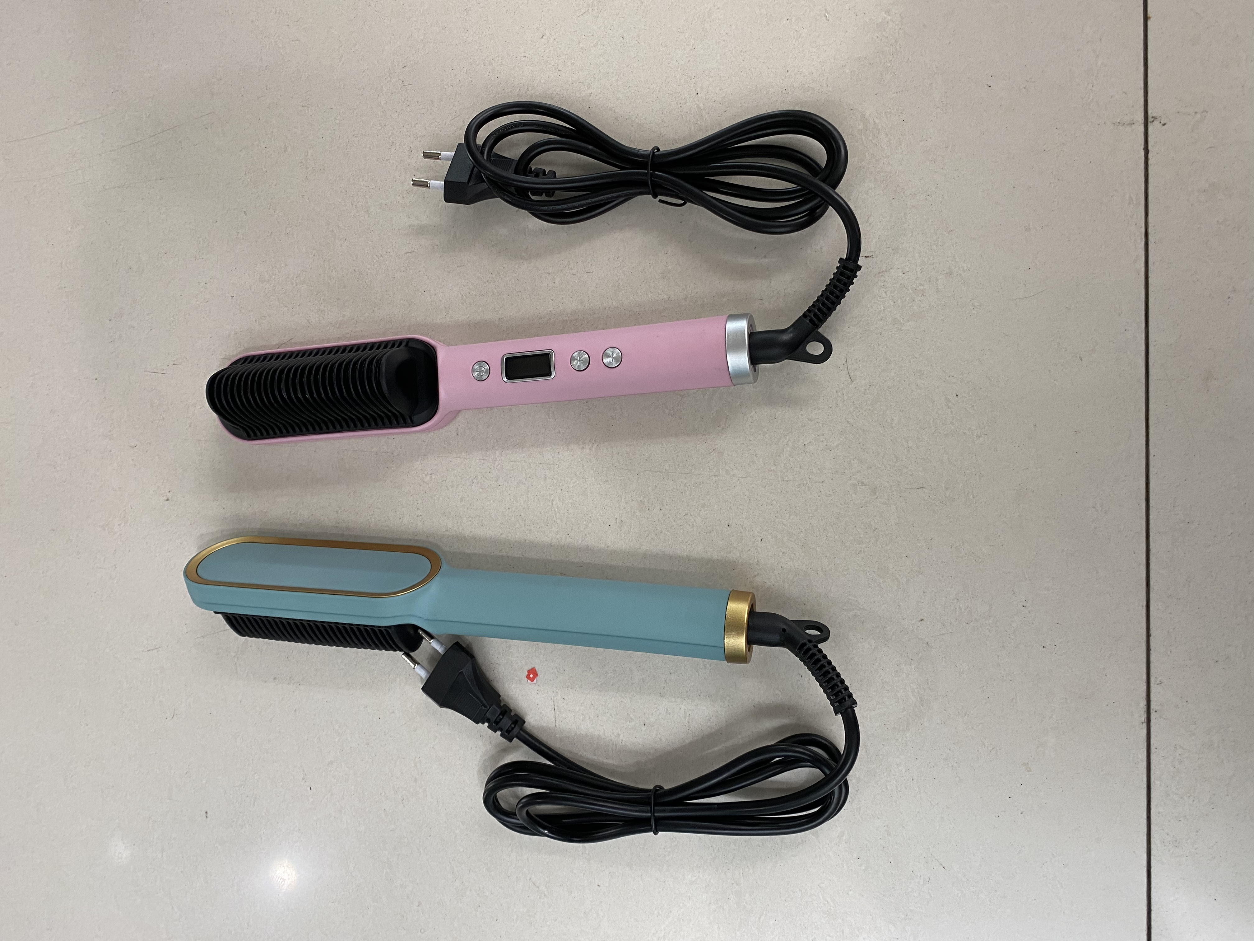 Straight hair comb - LCD Application Scenario