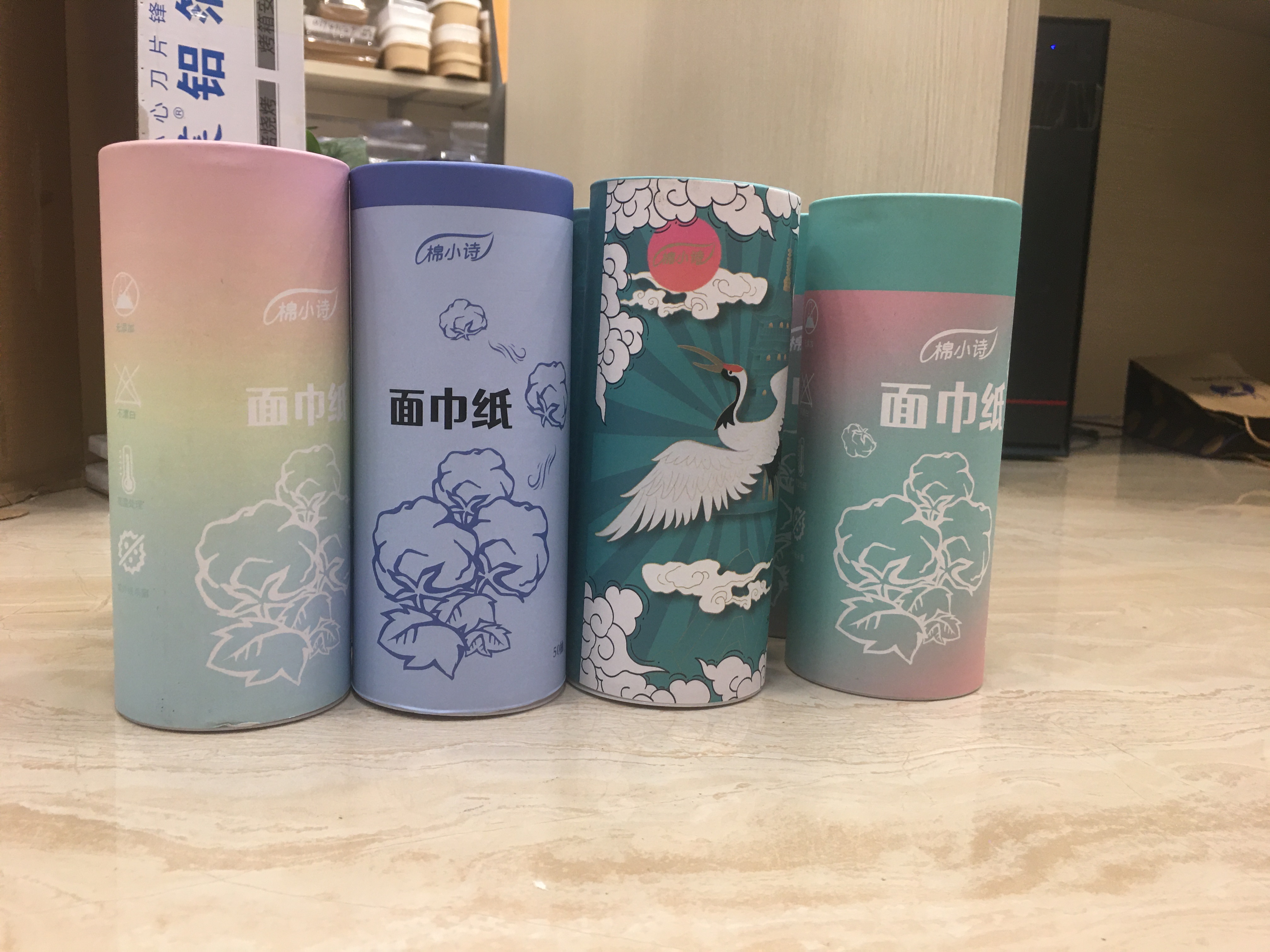 车载桶装纸巾抽纸抽车上面巾纸车用汽车专用原木浆圆筒小纸桶抽纸产品图