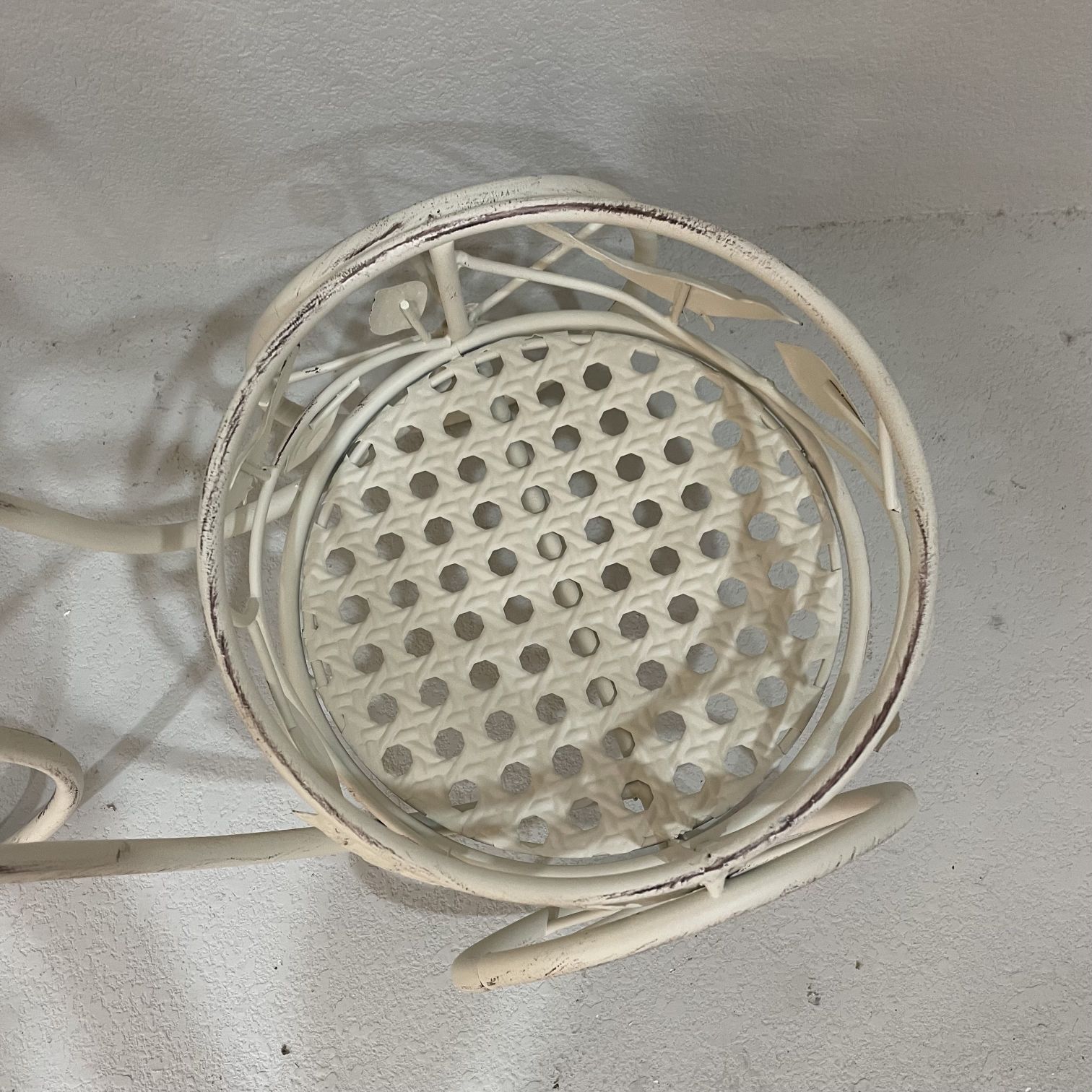 Bicycle two-end flower stand, flower car, outdoor ironwork, outdoor courtyard, simple European-style decoration, floor-standing green vine plant flower stand Application Scenario