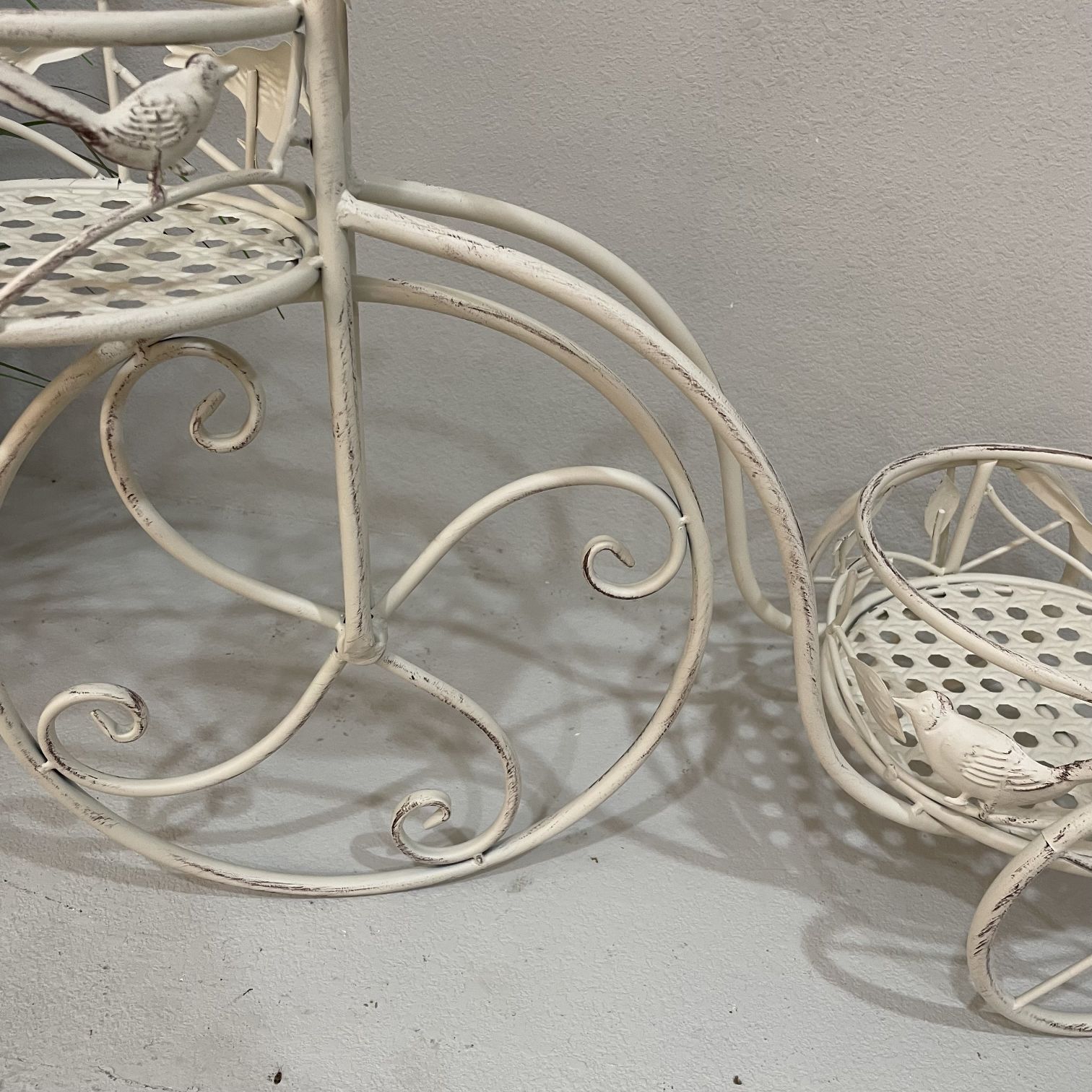 Bicycle two-end flower stand, flower car, outdoor ironwork, outdoor courtyard, simple European-style decoration, floor-standing green vine plant flower stand Specification image