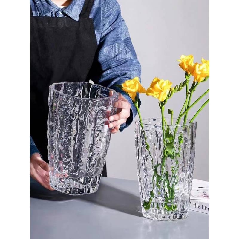 Thick polar glacier vase, transparent glass flower arrangement, rose fresh flowers, living room dining table decoration details Picture