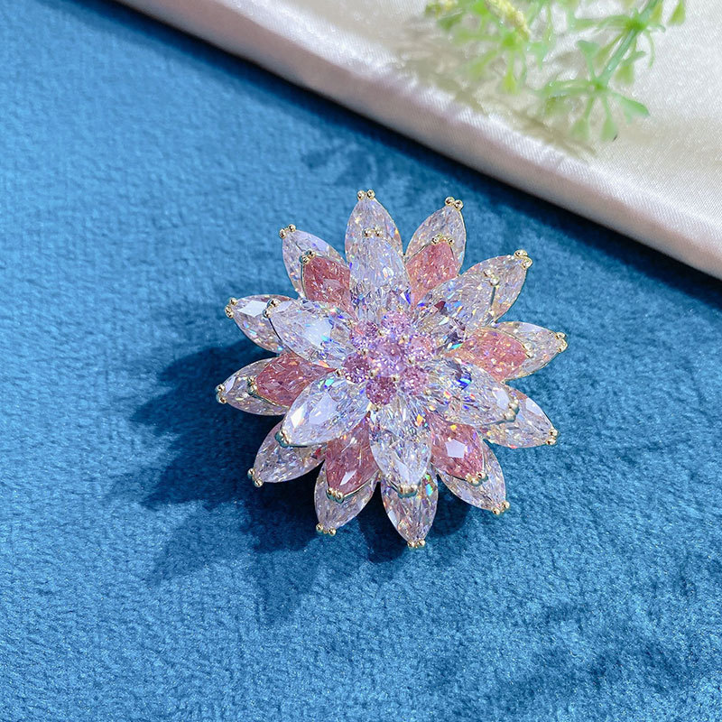 Snowflake brooch, simple and elegant for women, zircon small pin, anti-exposure cardigan, suit collar button, coat accessory detail image 5