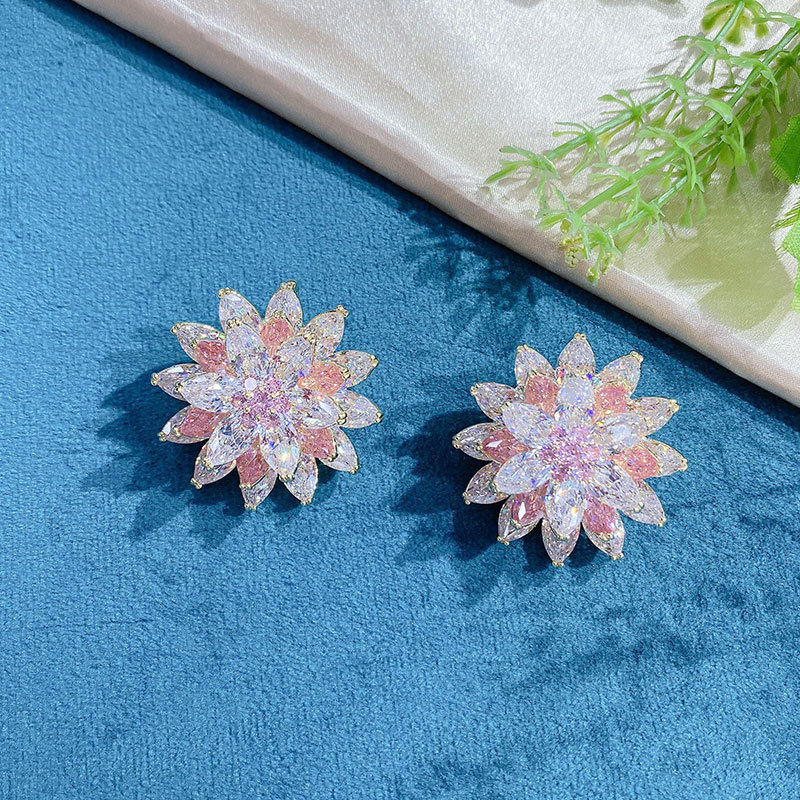 Snowflake brooch, simple and elegant for women, zircon small pin, anti-exposure cardigan, suit collar button, coat accessory detail image 6