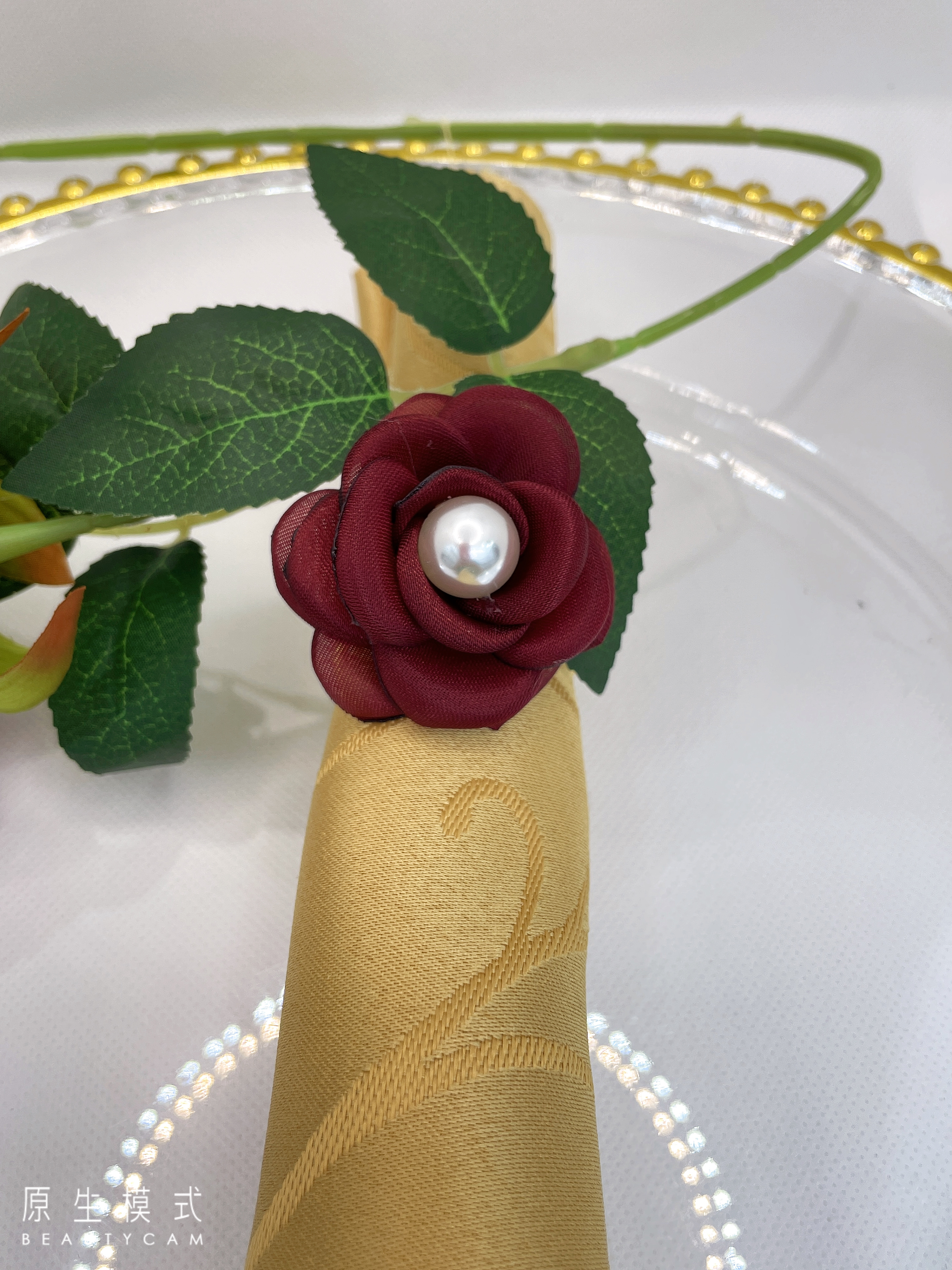 Napkin buttons, hotel wedding party decorations, table setting decorations and accessories details Picture