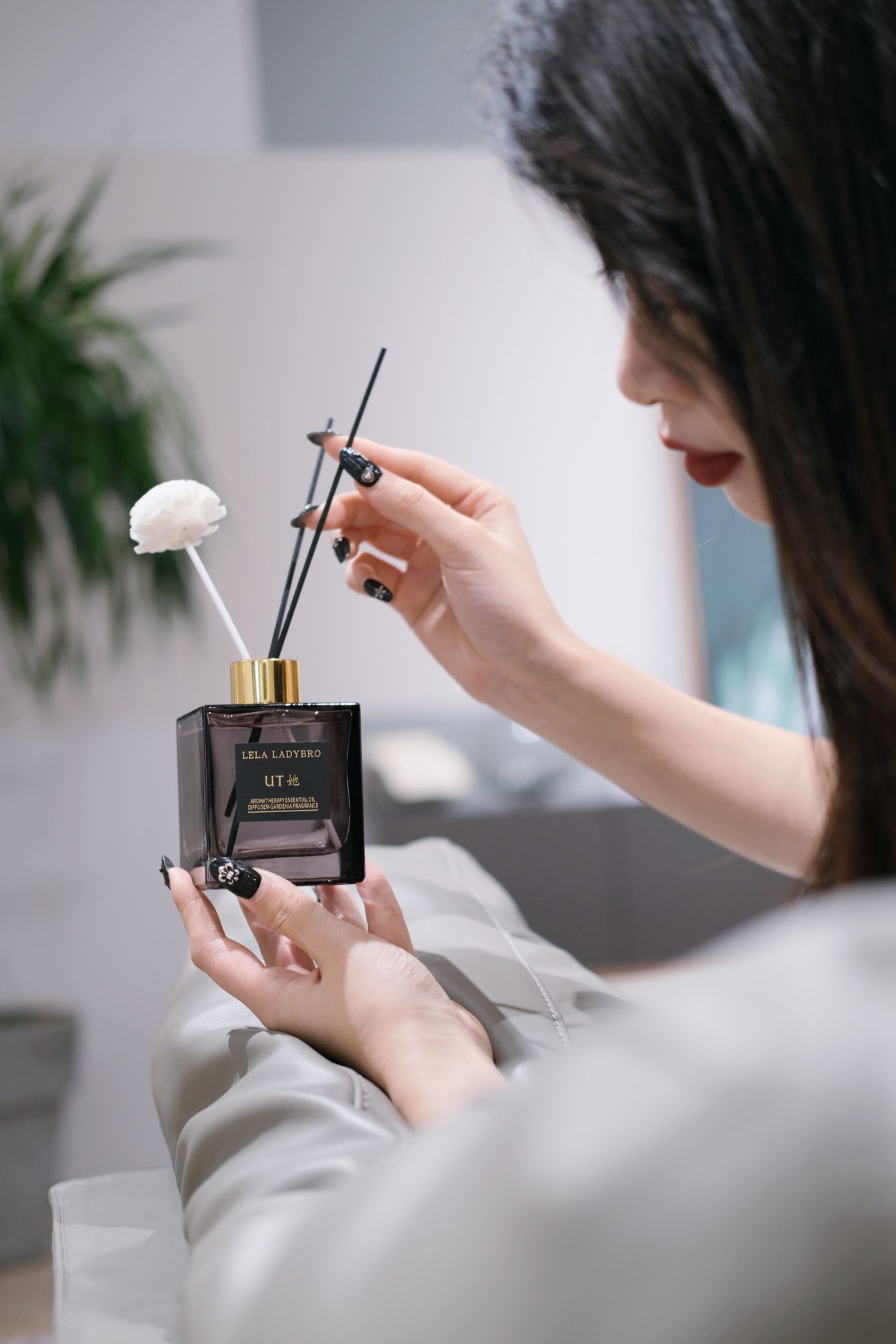 Ut Her Gardenia Fragrance! Genuine Guarantee! Large Private Chat! undefined