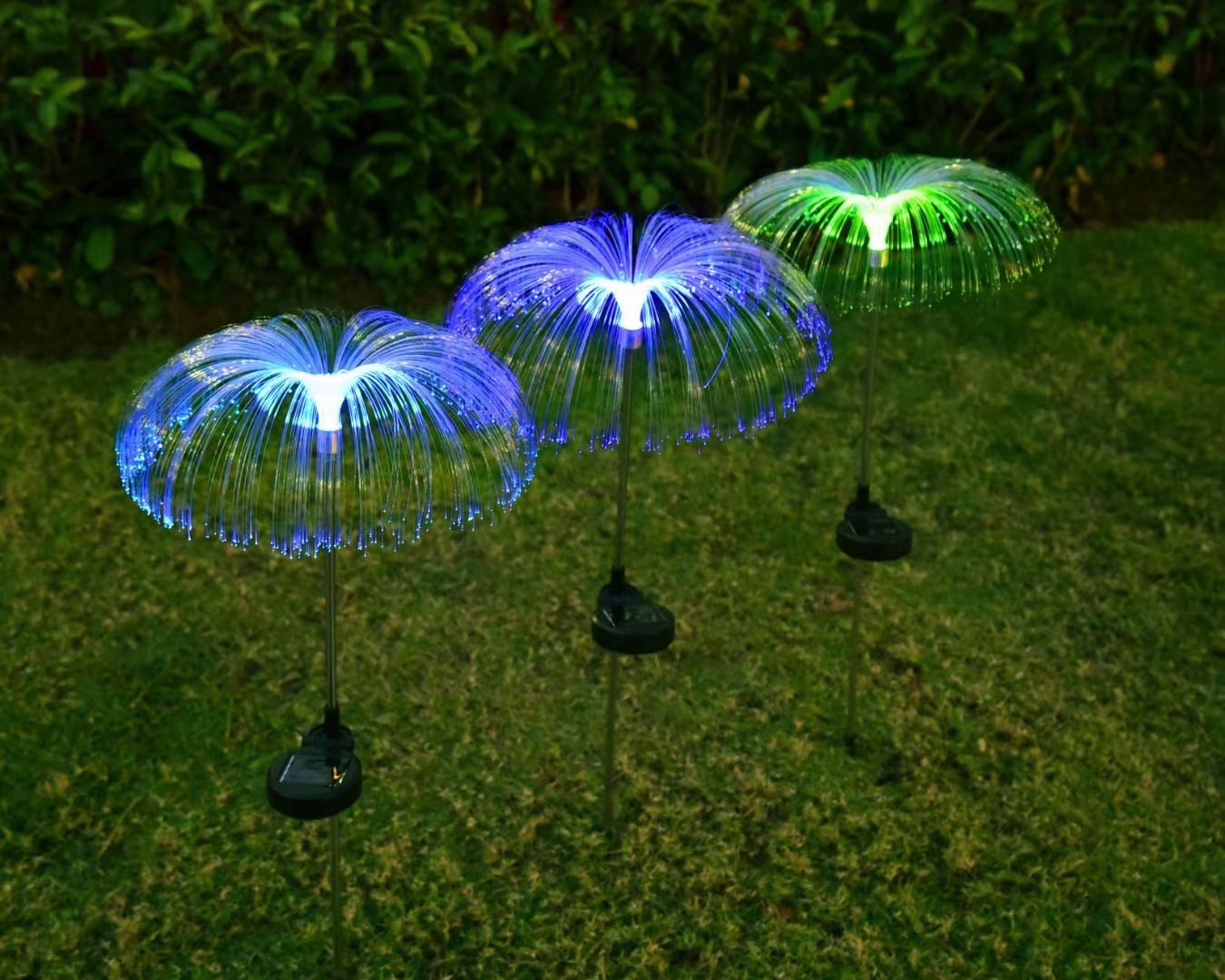 Hot-selling LED solar fiber jellyfish light outdoor courtyard garden dandelion solar lawn light inserted in the ground Application Scenario