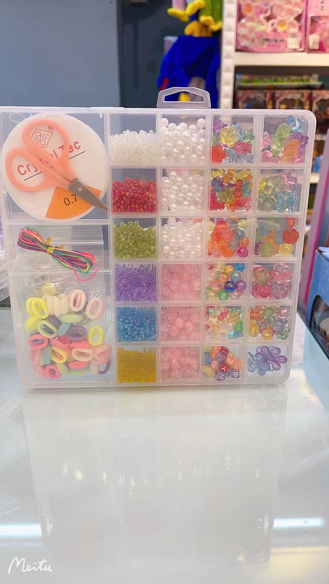 Keqi toys' beaded toys have become extremely popular. diy beaded bracelets and necklaces are available in boxes with a wide variety of styles. 01