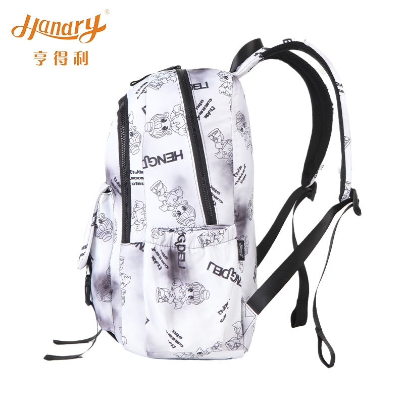 Hengdeli Student Backpack High School Leisure Large Capacity Backpack Application Scenario