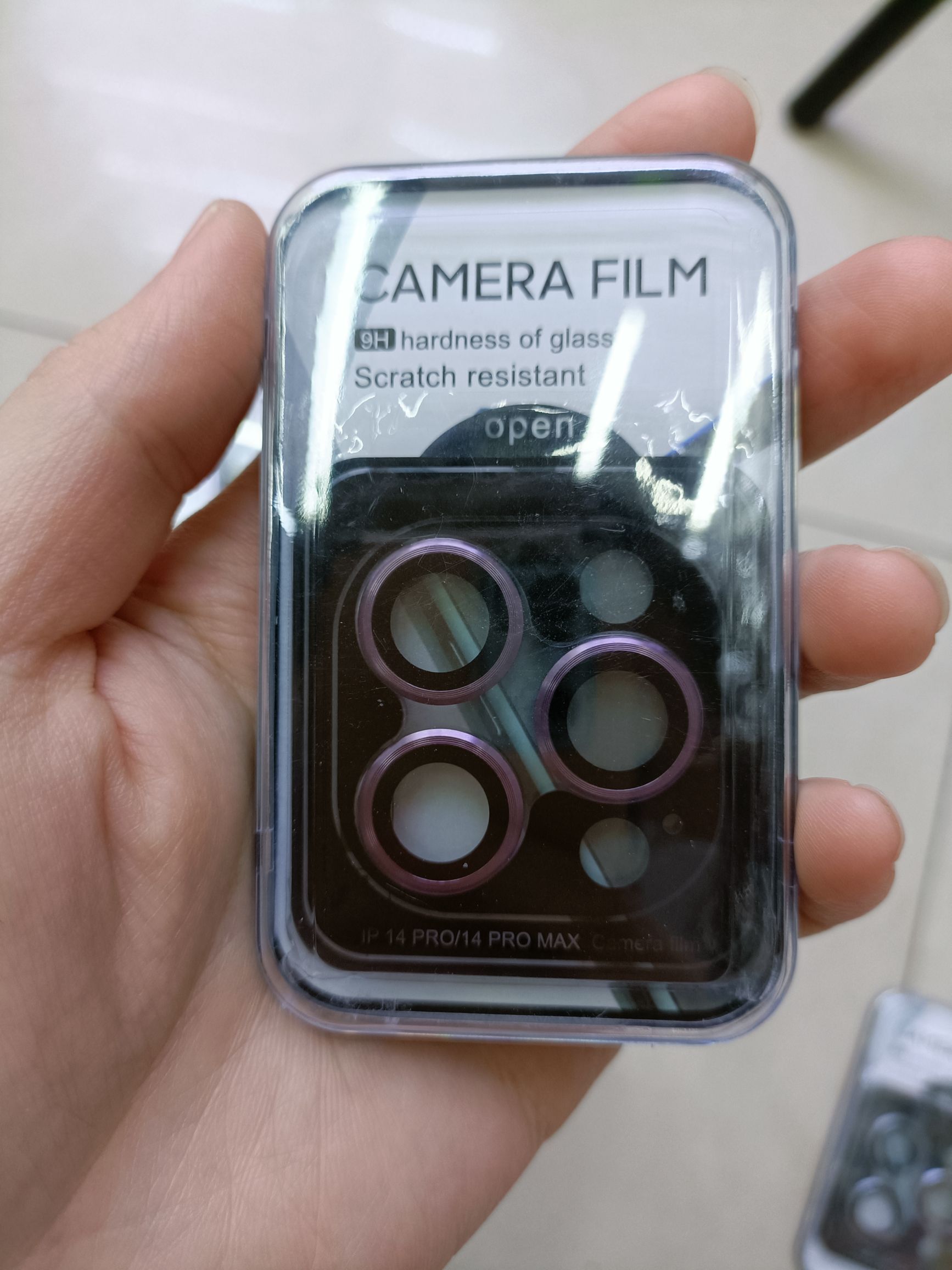 The CD-patterned lens film precisely positions the two-hole and three-hole positions detail image 7