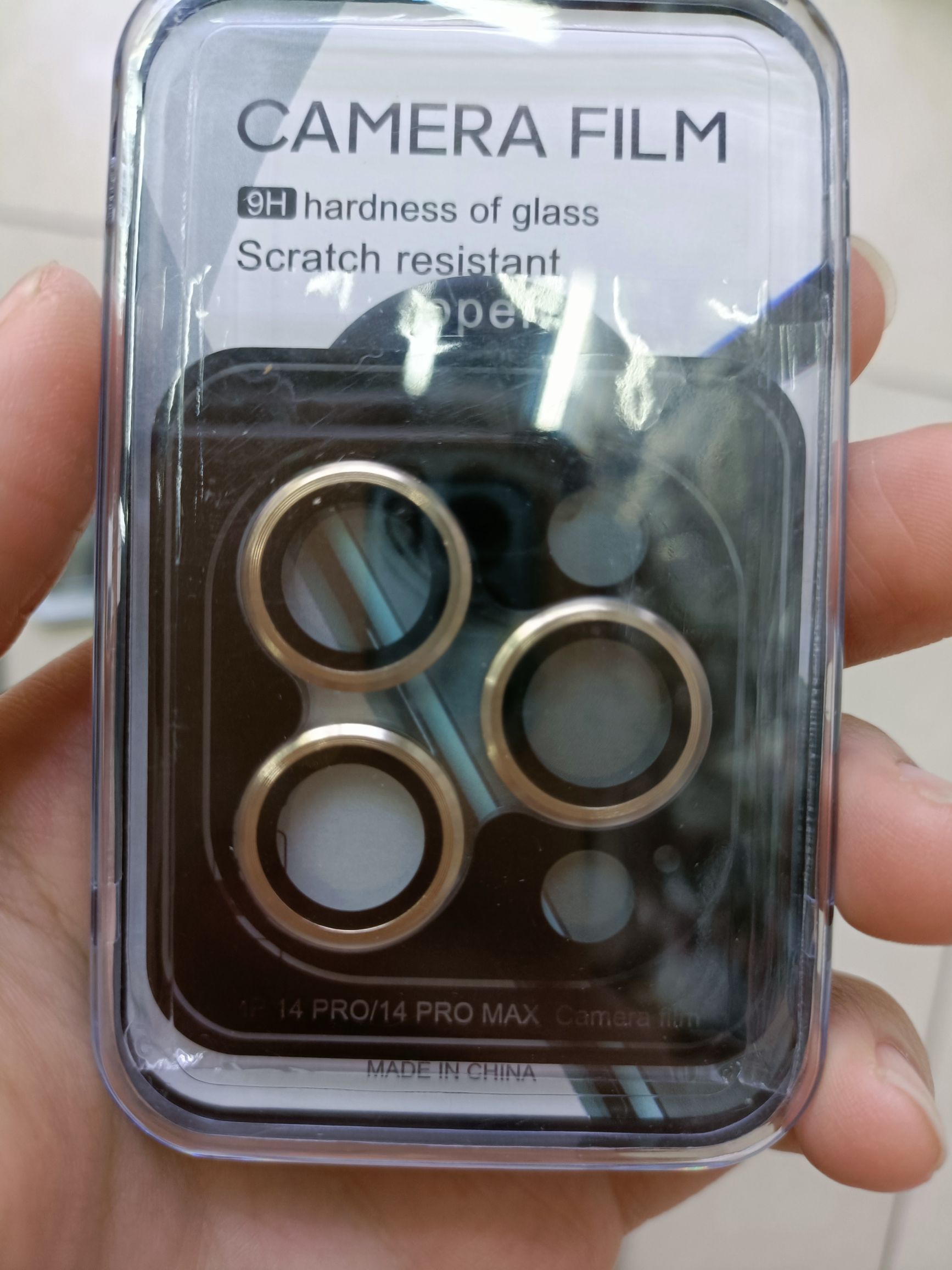 The CD-patterned lens film precisely positions the two-hole and three-hole positions Item Picture