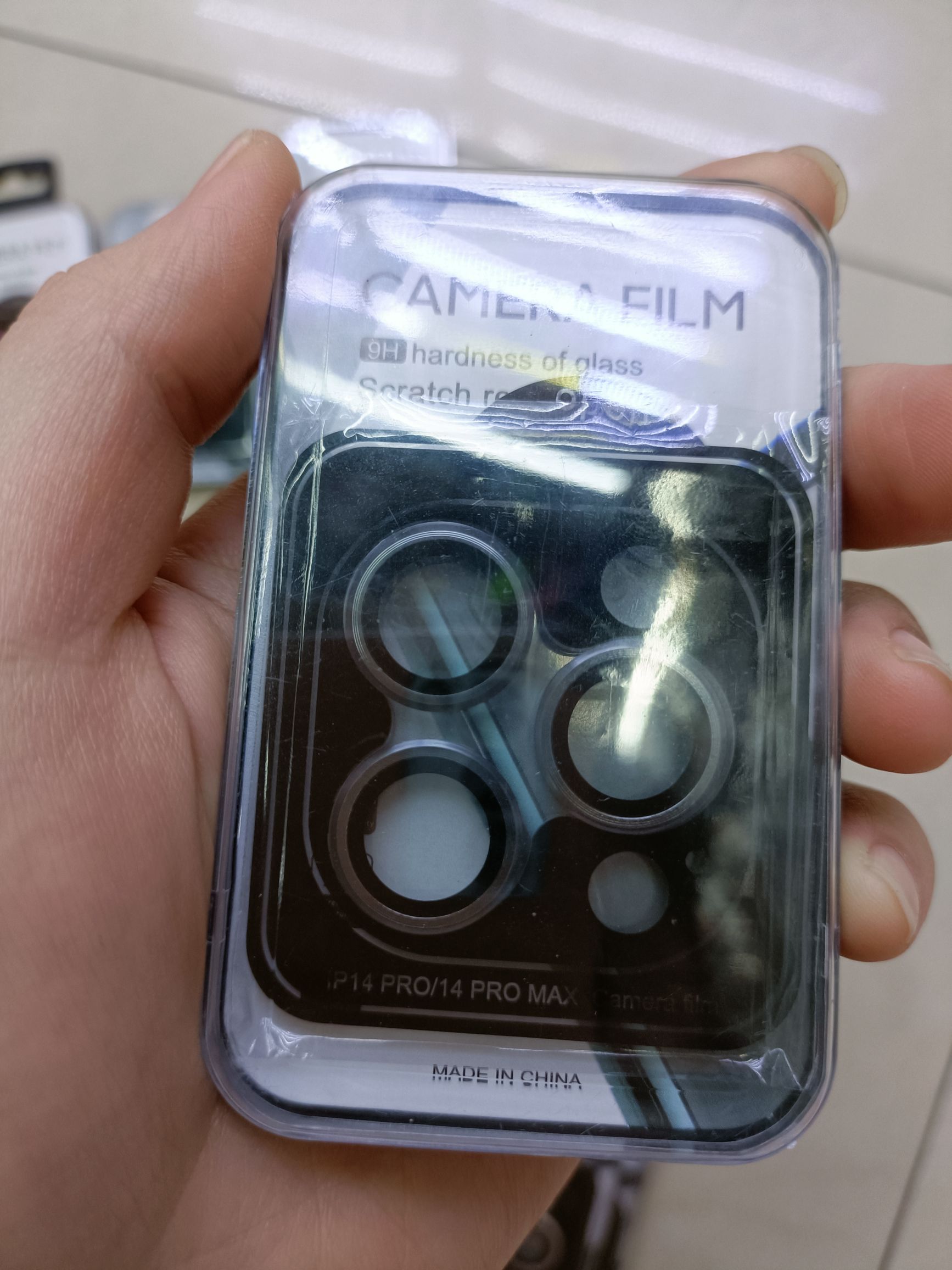 The CD-patterned lens film precisely positions the two-hole and three-hole positions detail image 9