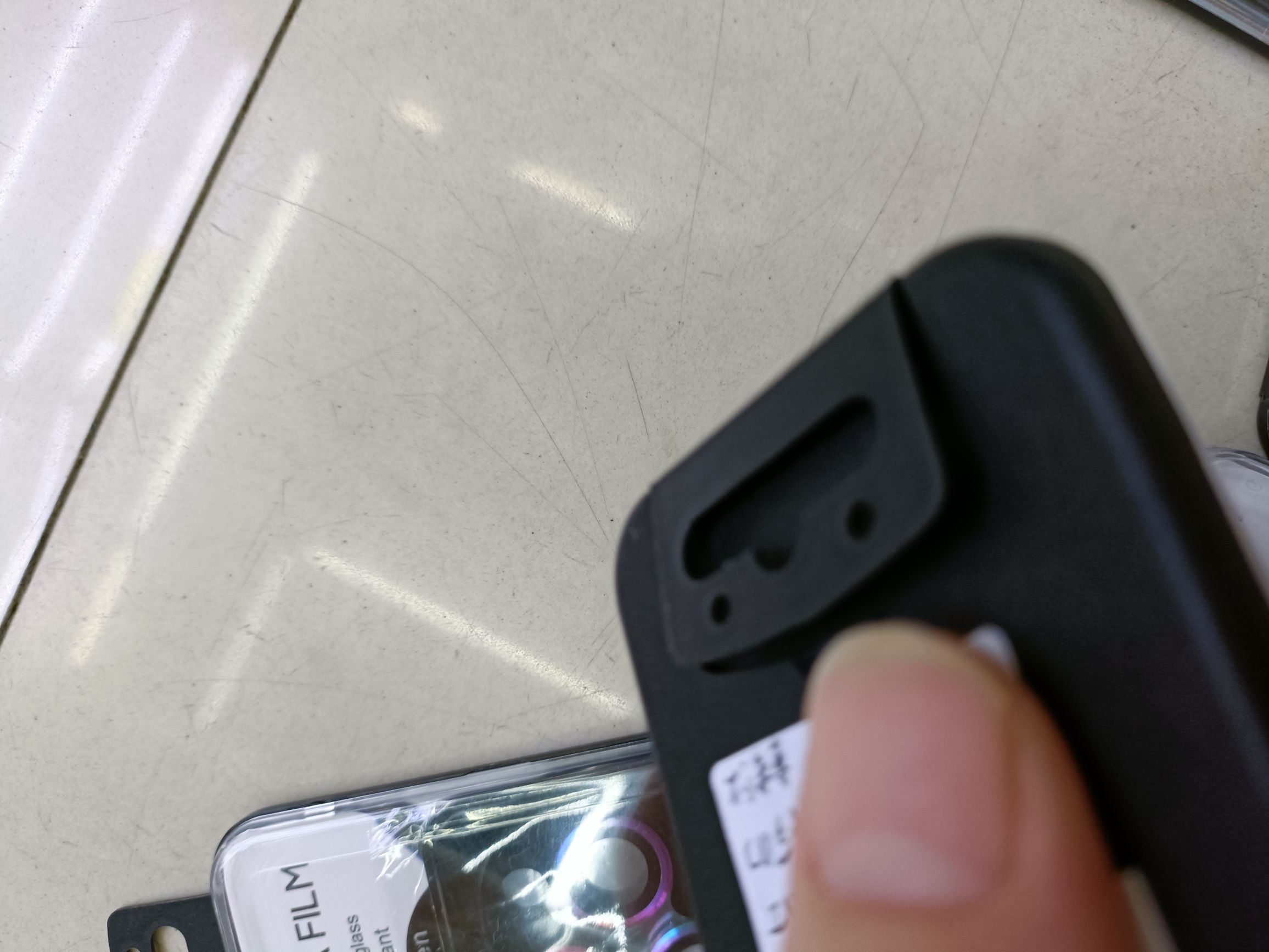 The CD-patterned lens film precisely positions the two-hole and three-hole positions detail image 6