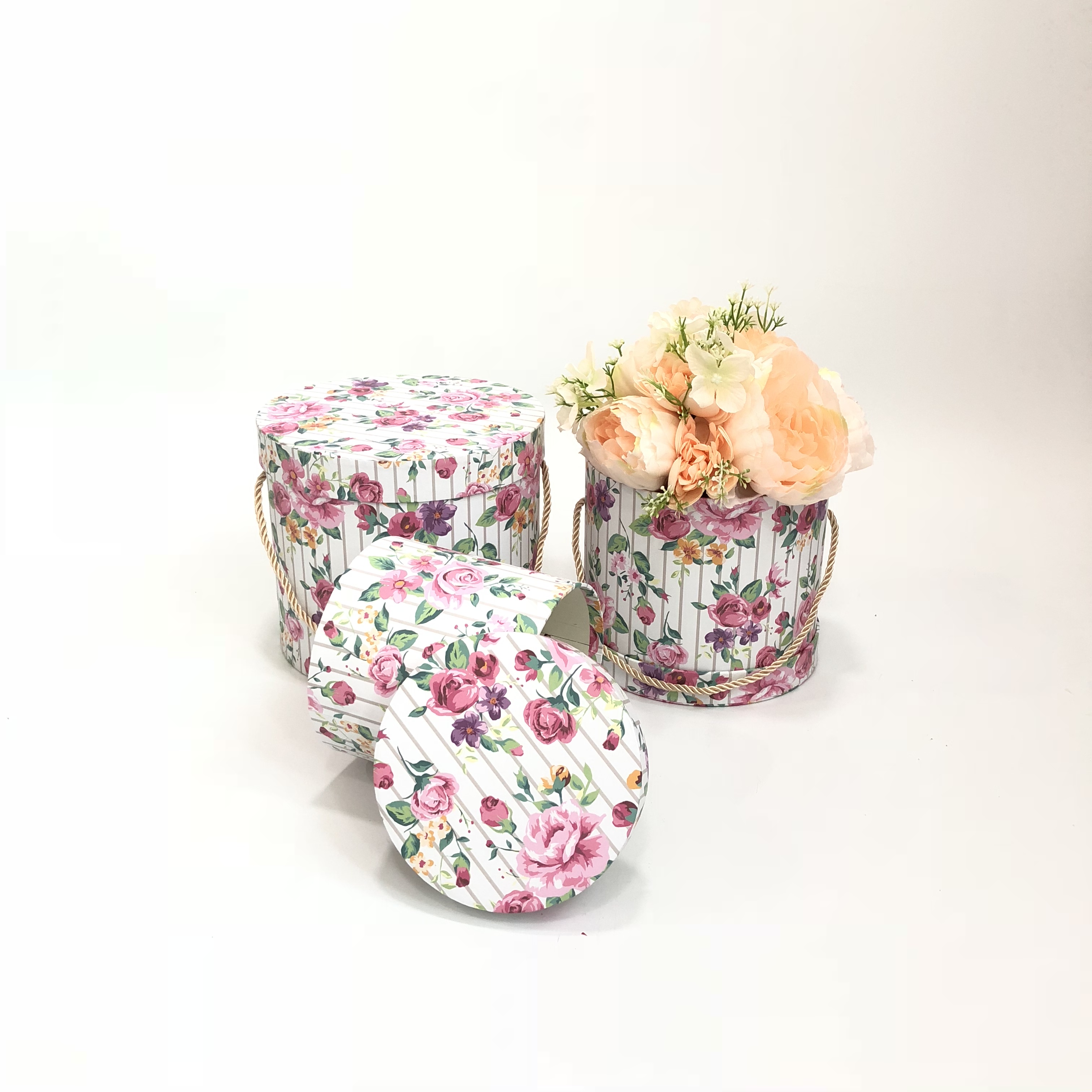Printed round gift box, three-piece set, flower hug bucket, round bucket, souvenir gift box, packaging box, accessory packaging box details Picture