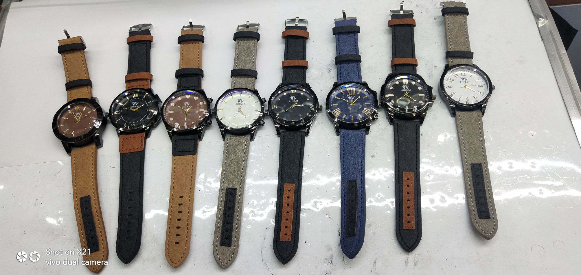 Trendy and fashionable waterproof magnet clasp men's watch Application Scenario