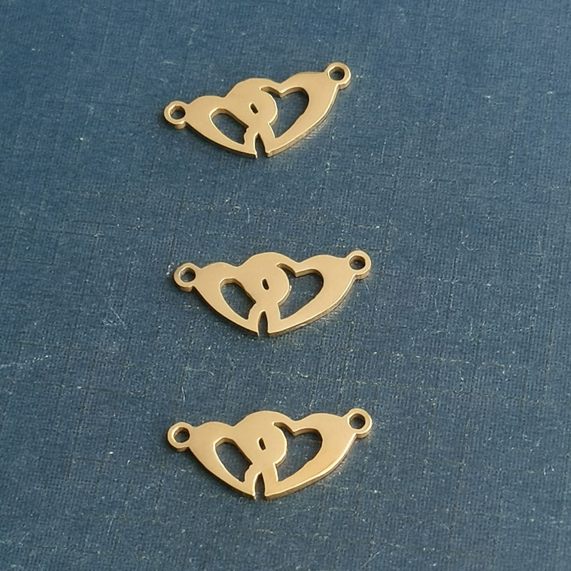 Cross-border best-selling gold and silver dual-color DIY titanium steel jewelry accessories, heart-shaped heart hollowed-out bracelet pendant, stainless steel Specification image
