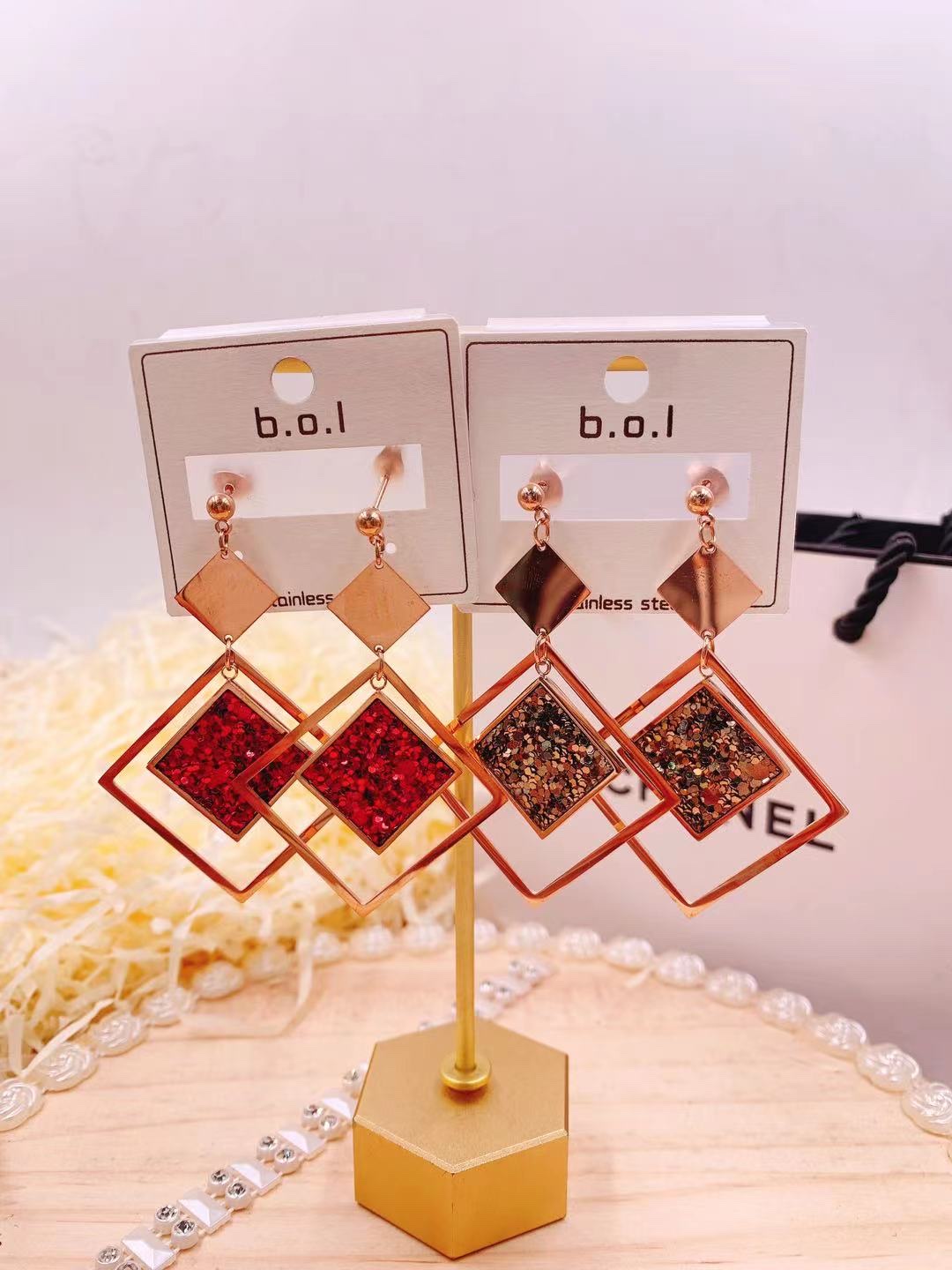 耳环宝欧莱宝欧莱宝欧莱宝欧莱宝欧莱宝欧莱宝欧莱