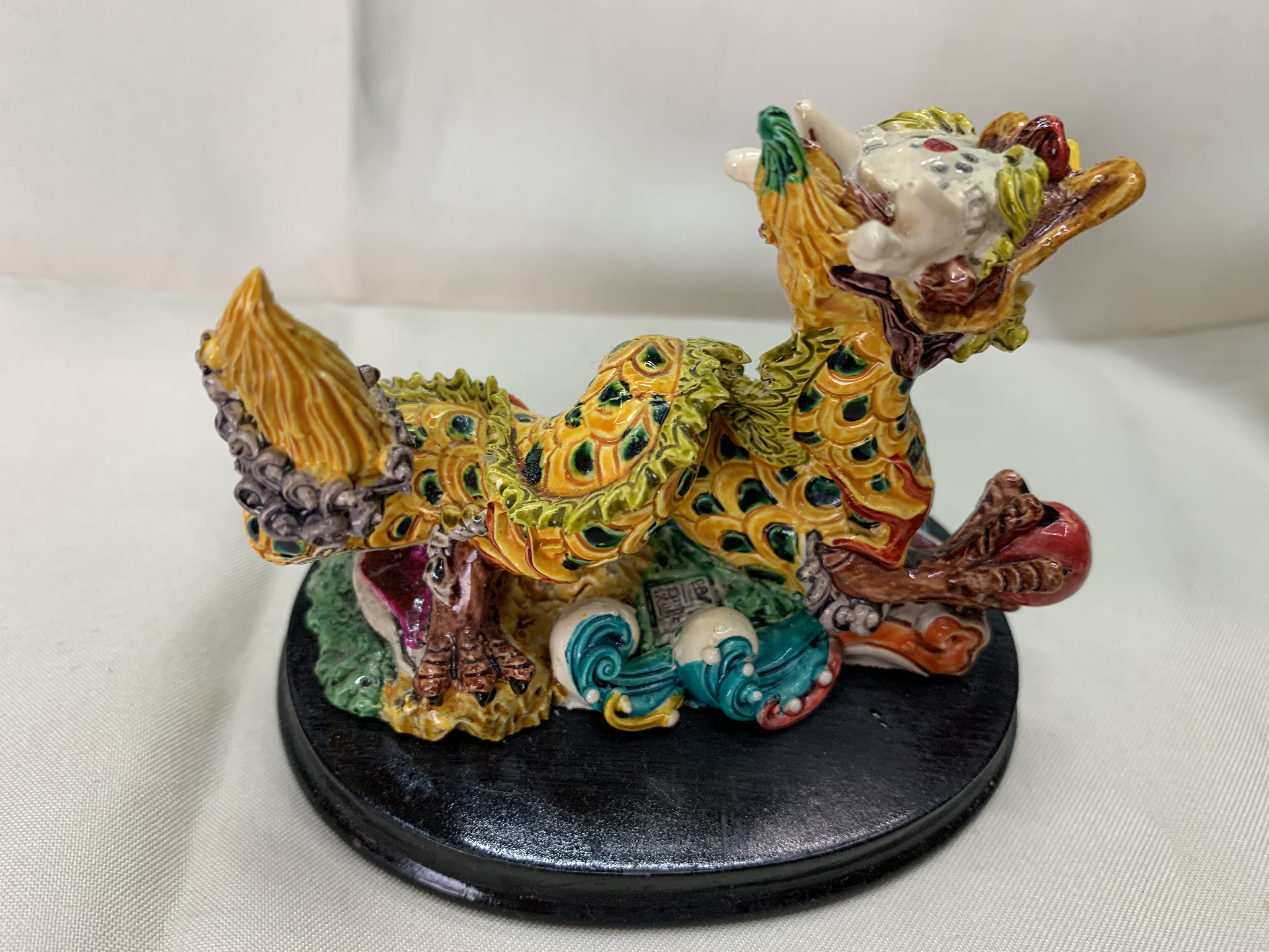 Cai artesanía boutique material de resina hecho a mano pintado artesanías Y artículos de artesanía y-114 yellow color dragon Specification image