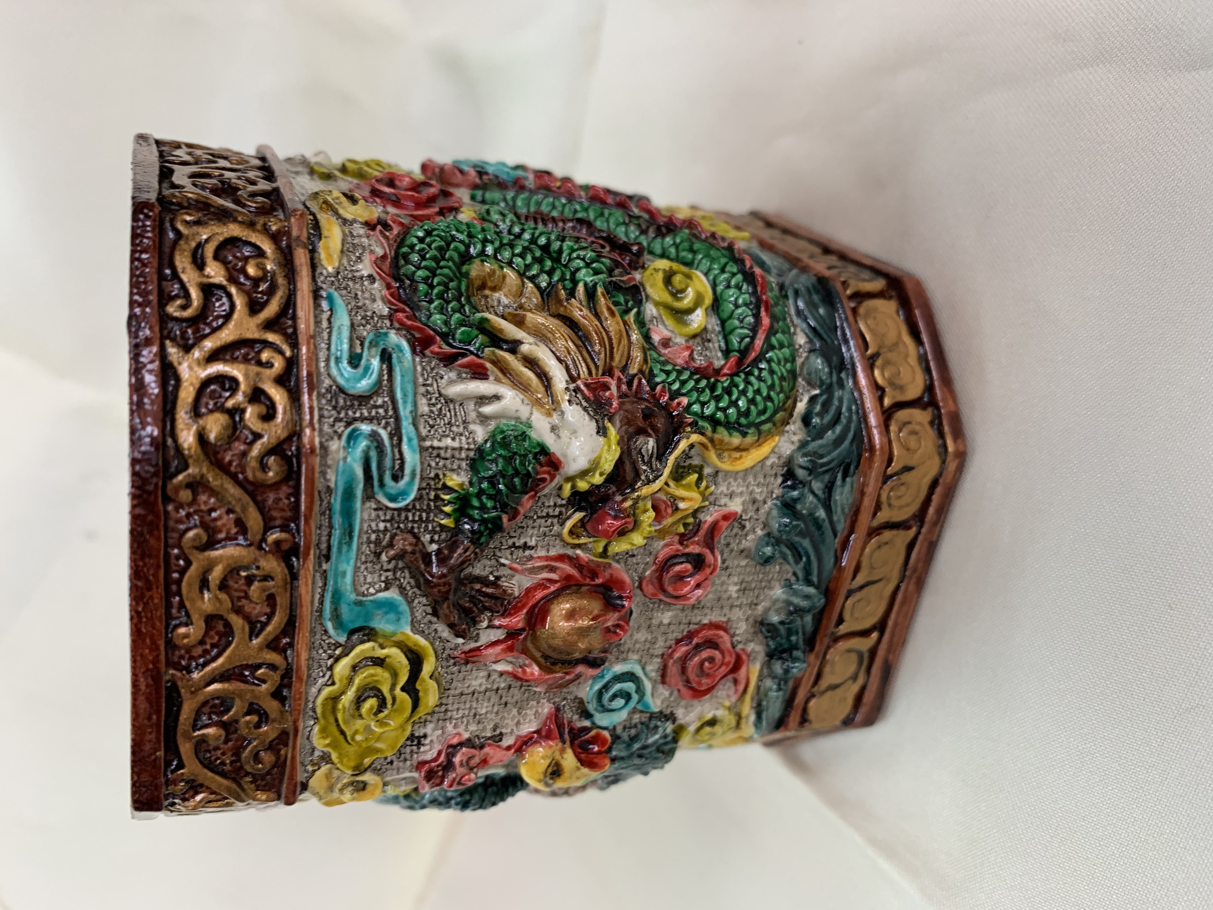 CAI's exquisite resin hand-painted art piece, Y-135 Dragon and Phoenix Pen holder Specification image