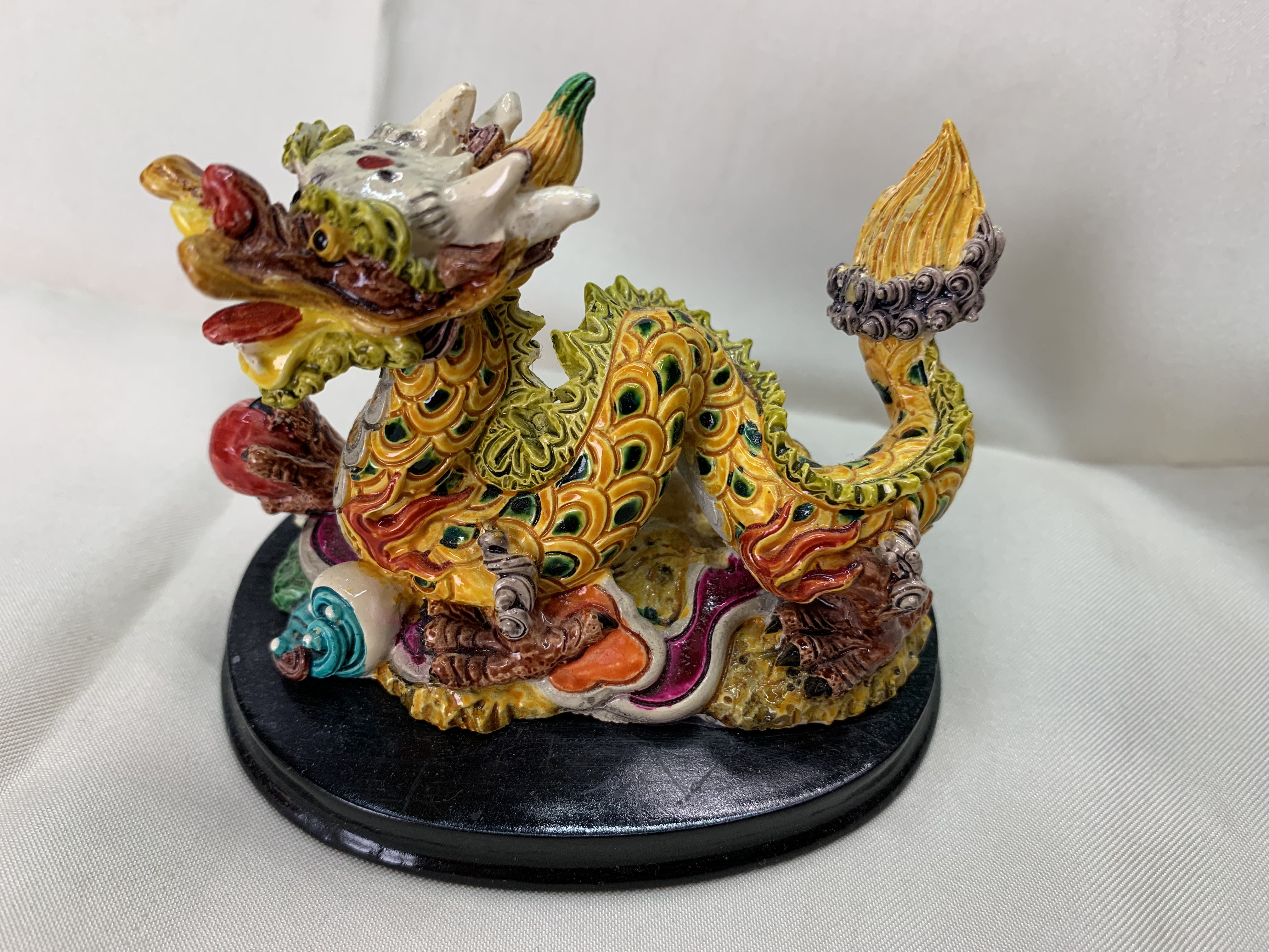 CAI's exquisite resin hand-painted decorative art piece Y-114 Yellow Dragon Decorative piece
