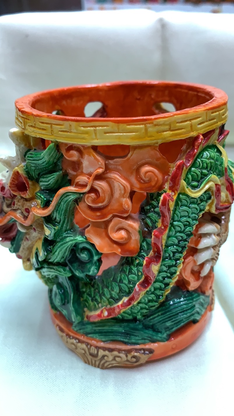 CAI's exquisite resin hand-painted art Piece 10318 Single Dragon Pen Holder Stationery Piece (Single Style) Specification image