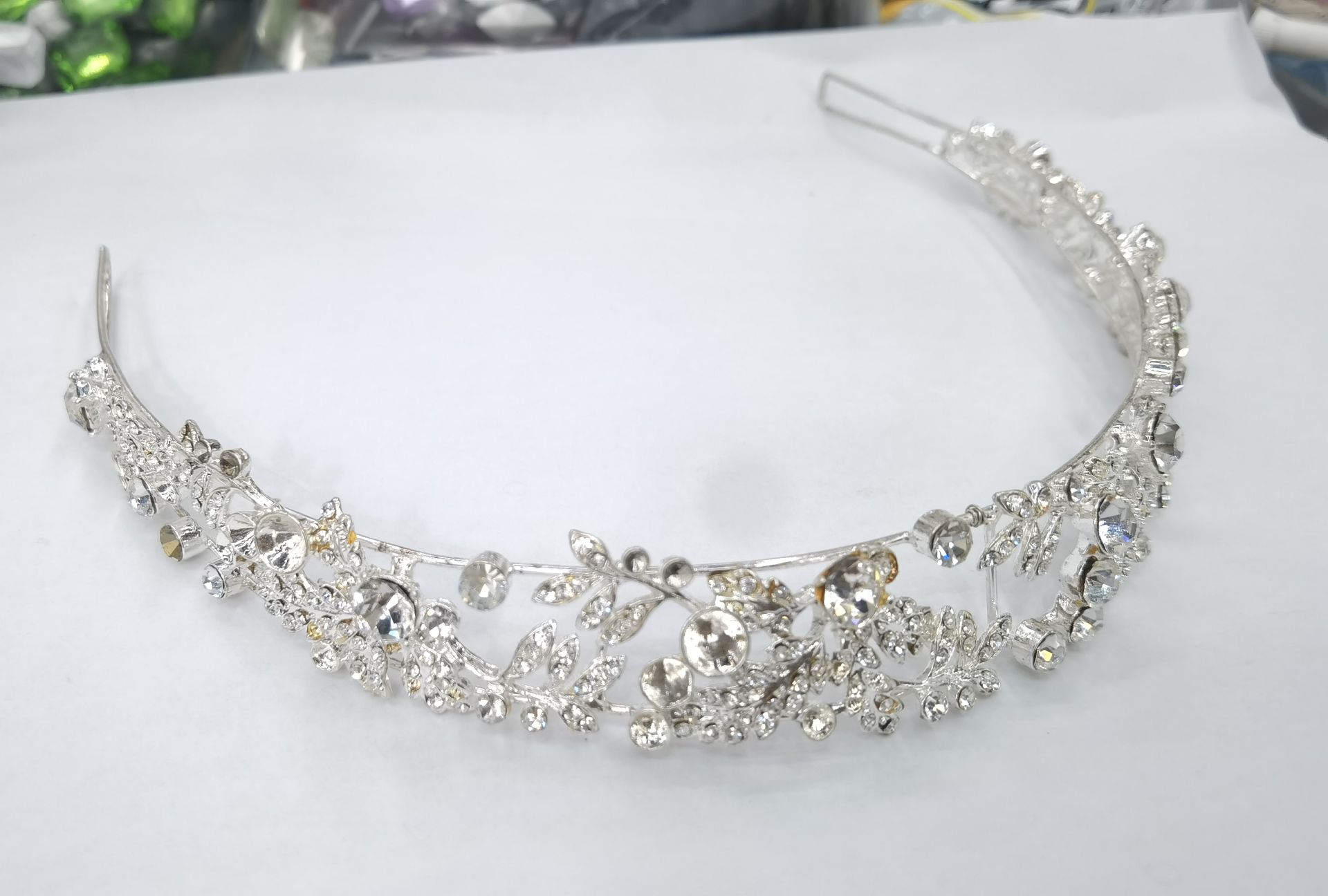 Heavy Industry brand high-end style headwear is selling well. Pure handcrafted metal flower sparkling diamond crystal headband headwear, Chao Xia 18