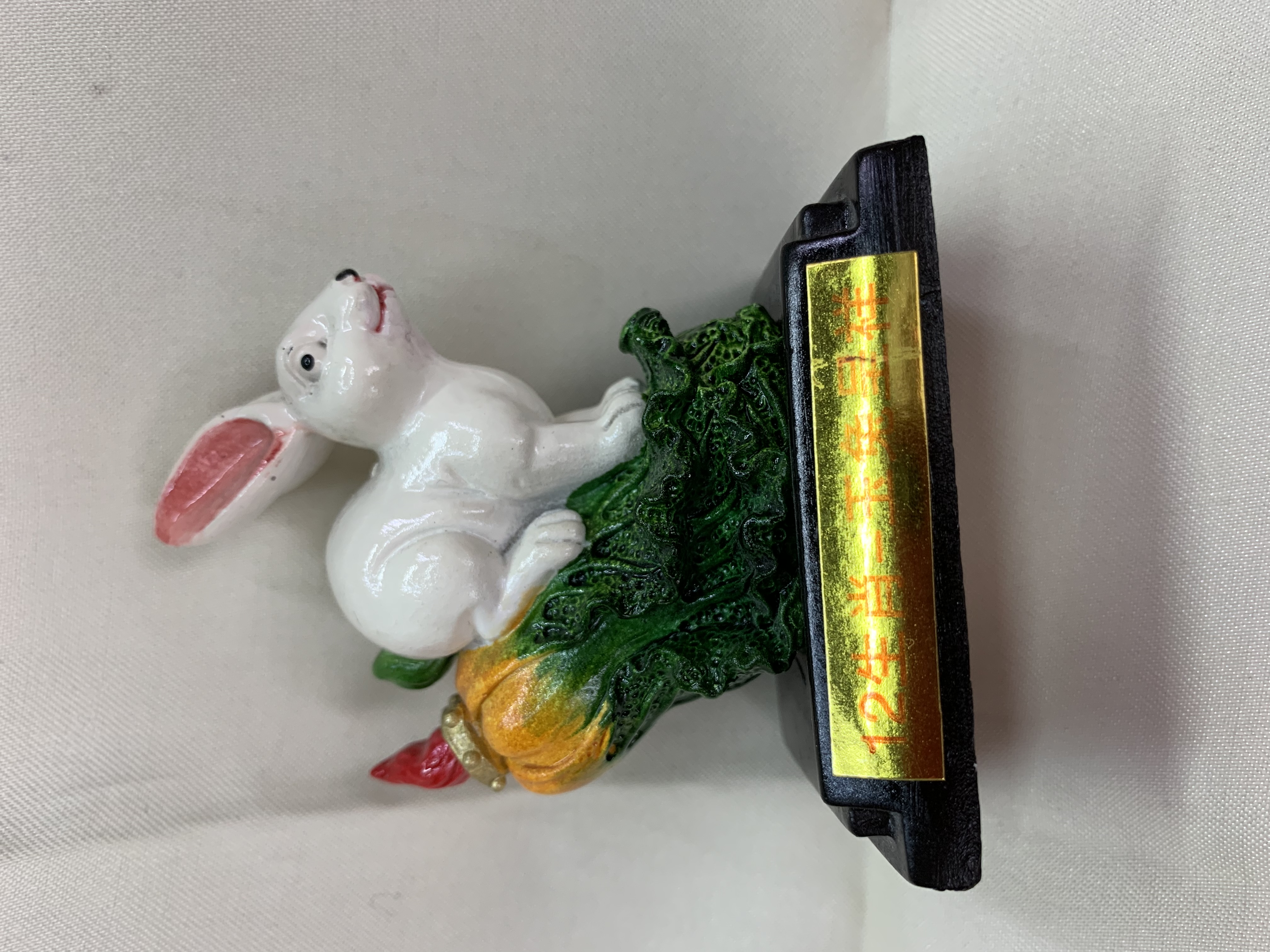 CAI's exquisite resin hand-painted 10544 zodiac rabbit figurine details Picture