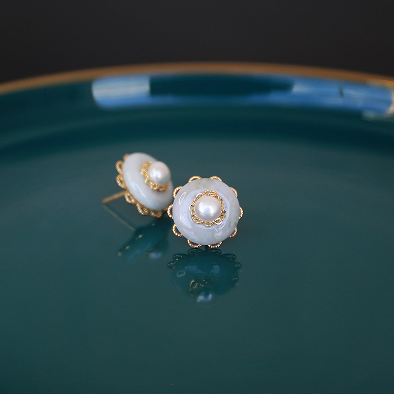 Original design natural pearl and natural jade A-grade ear studs details Picture