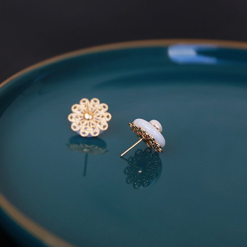 Original design natural pearl and natural jade A-grade ear studs detail image 4