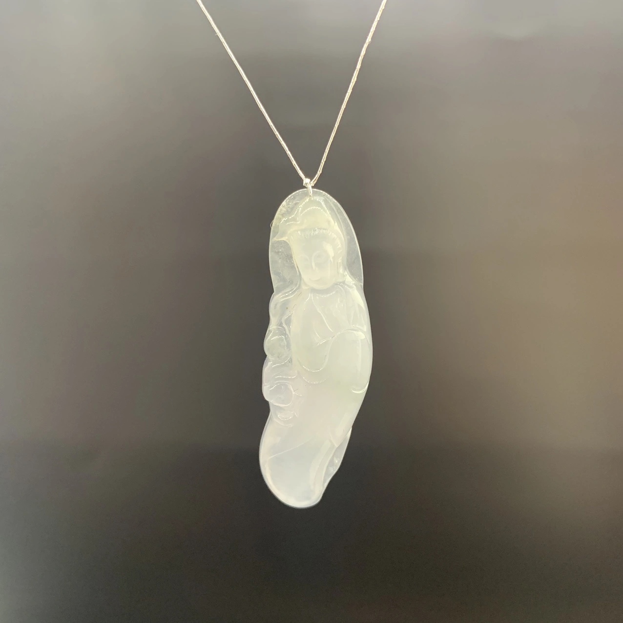 【 Oriental Jade 】 Natural Burmese jadeite and jade A-grade exquisite and fine glutinous type small Guanyin pendant jadeite necklace