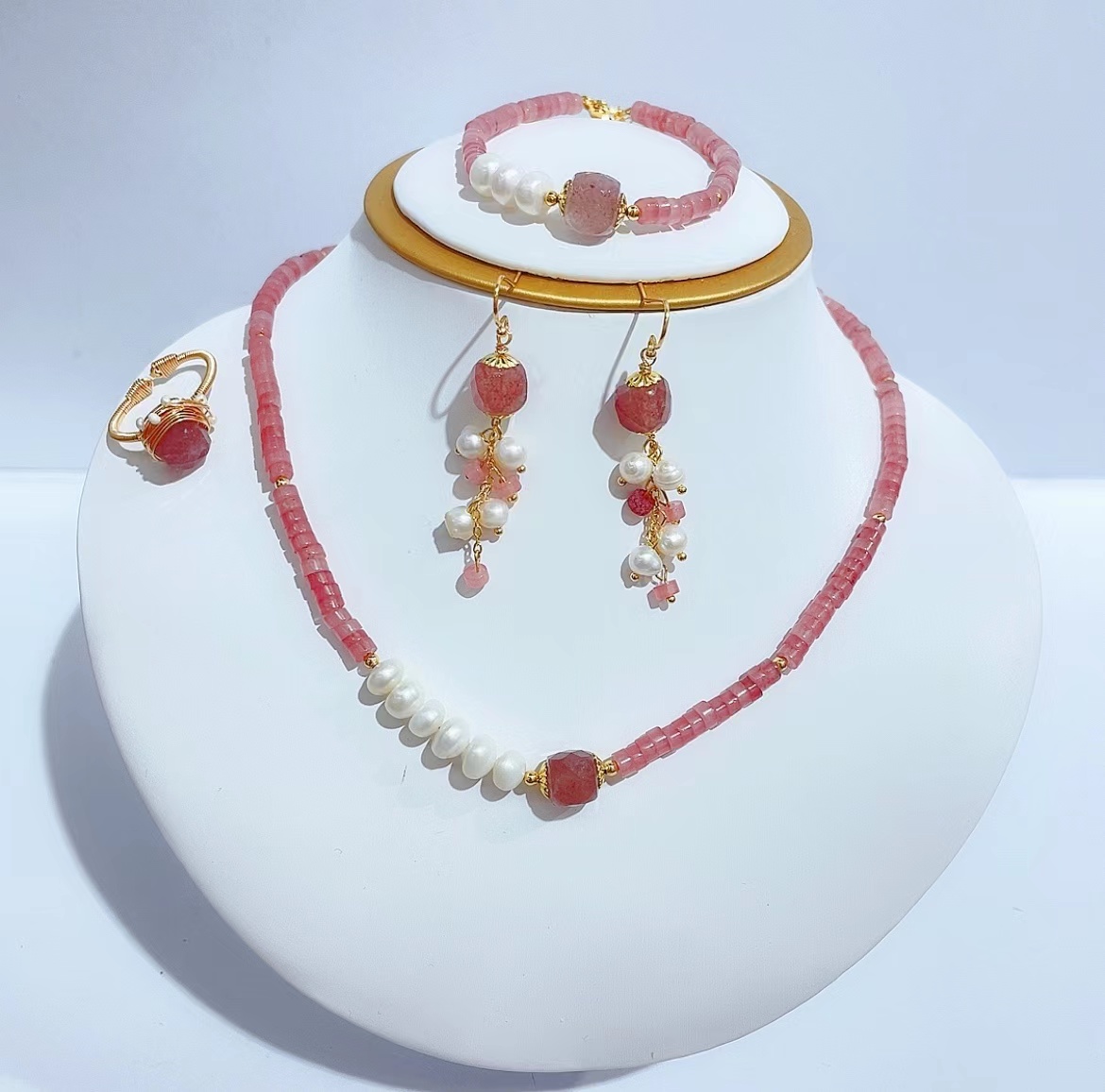 Original designer's natural pearl and natural stone fresh set detail image 2